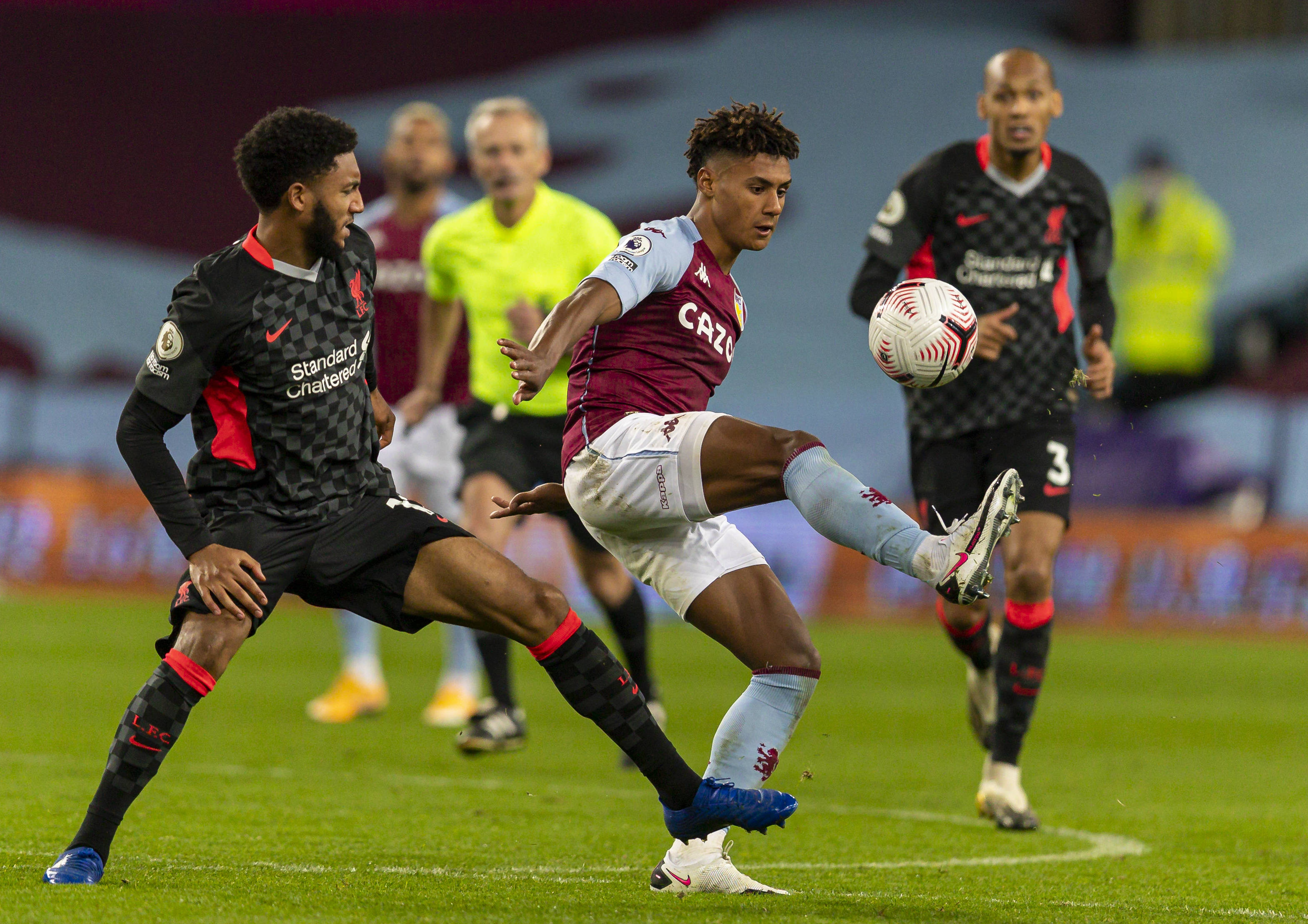 着对足球的 着对足球的